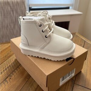 UGG boot shoes for toddler - Size 8
